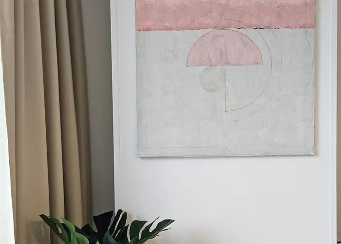 Panorama View Design Apts In Old Town - Free Parking *